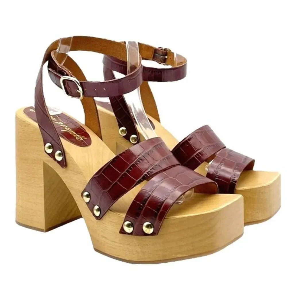 NWT Free People Mallory Brown Leather Clog Platform Ankle Wrap Sandal Size 8 NEW